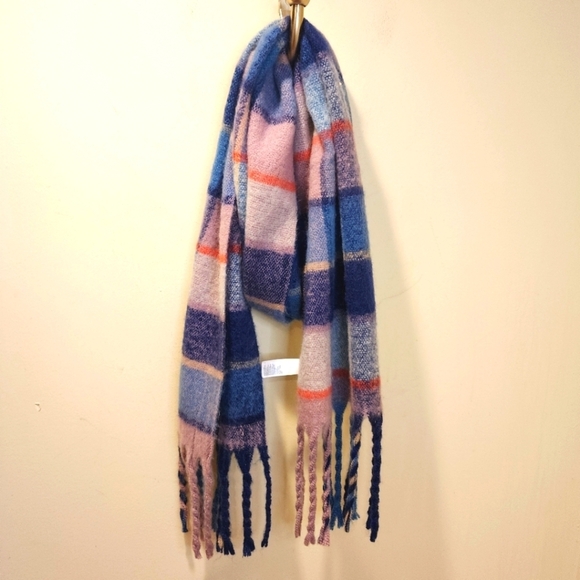 OLD NAVY large Plaid Frindge Multicolor Cozy Scarf NWT - Picture 1 of 10
